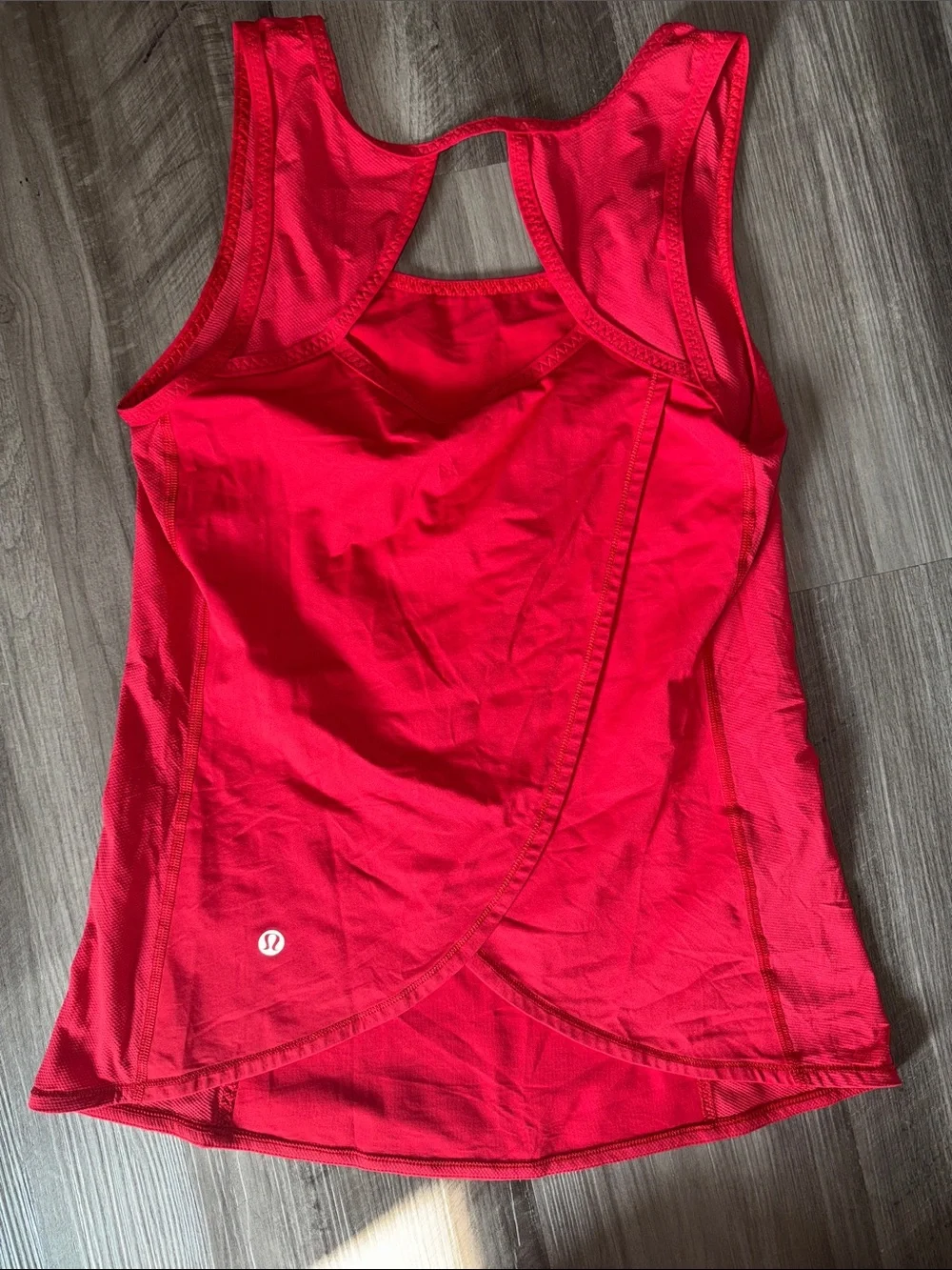 Lululemon red tank top women’s gym 8 6 open tulip back sleeveless running